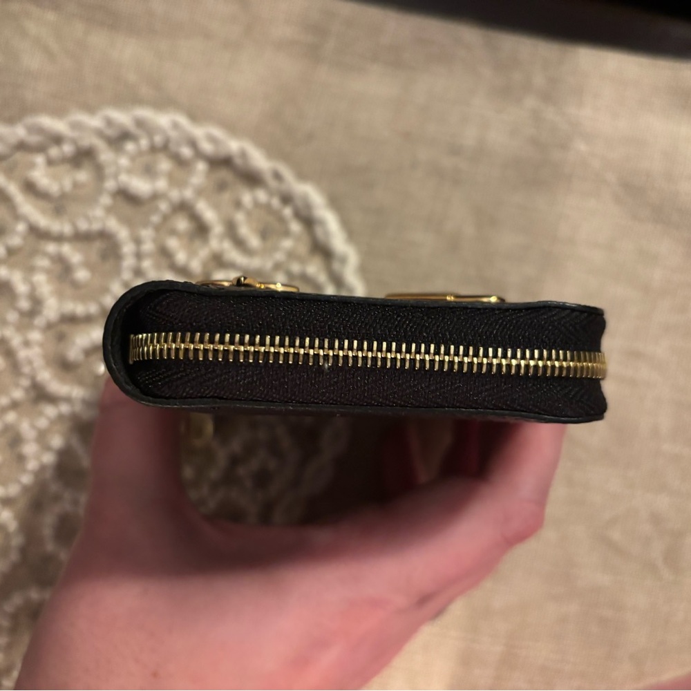 Louis Vuitton Zippy Wallet Love Lock Black Epi Leather - Picture 4 of 9